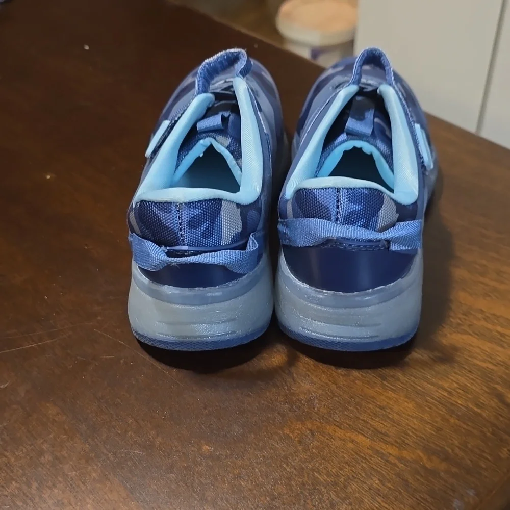 Cat & Jack Navy Camo Reese Light‎ Up Sneakers Size 13